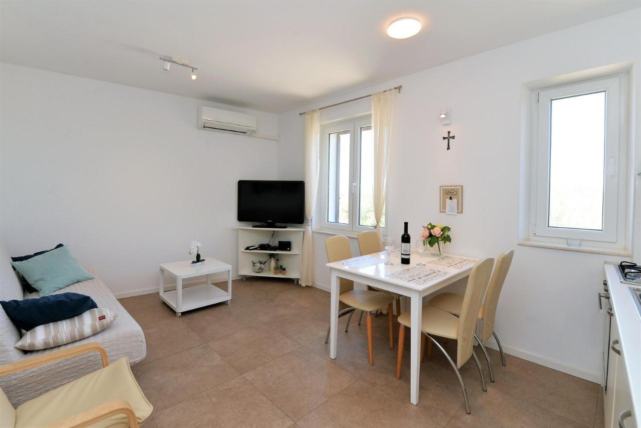 Beach Apartment Vami With Sea View Муртер Экстерьер фото