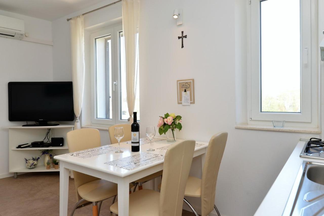 Beach Apartment Vami With Sea View Муртер Экстерьер фото